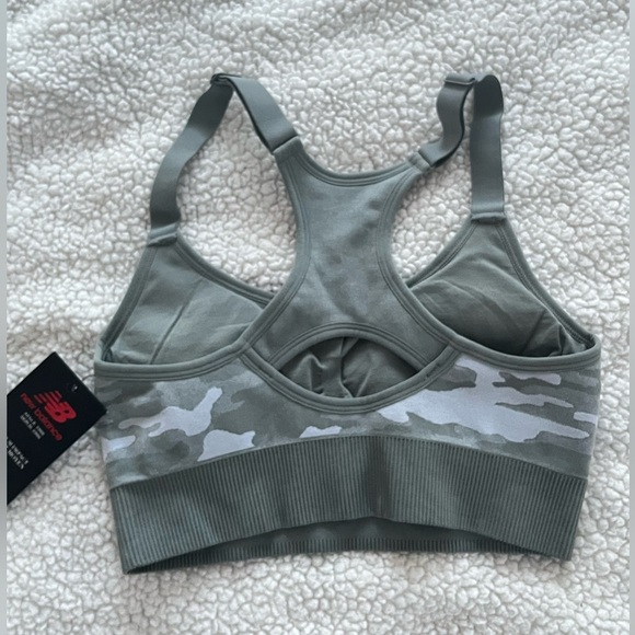 New Balance Sports Bra - Picture 3 of 6